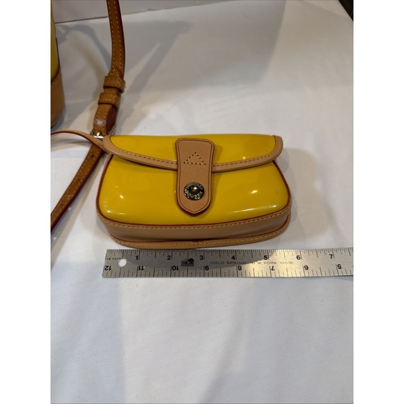 Dooney & Bourke Darcy Satchel Yellow Patent Leather Tan Leather Crossbody Bag - Picture 3 of 16